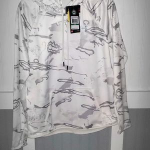 Women's Under Armour sweatshirt